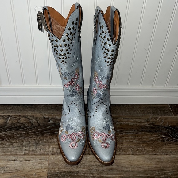 dingo Shoes - NWT Dingo Boots Women's Poppy Fashion Boot, Silver, 11